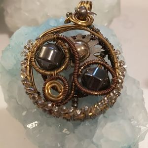 🇨🇦Gorgeous Wire Wrapped Steampunk Pendant